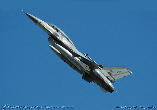 f-16_p17.jpg