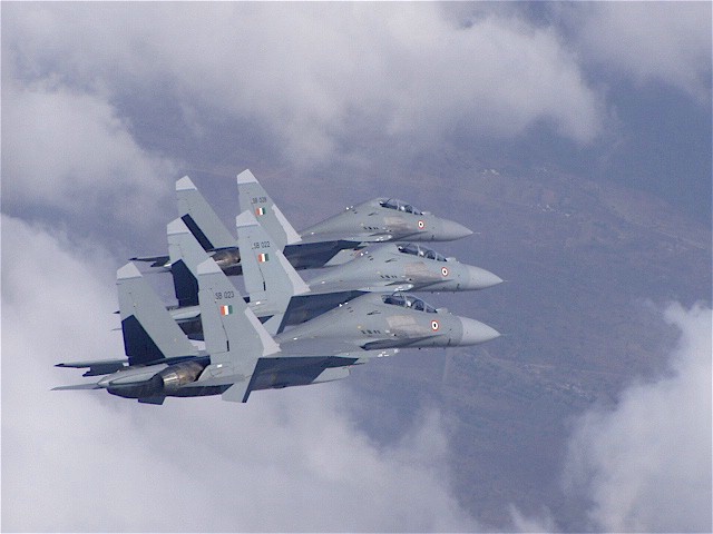 http://www.milavia.net/aircraft/su-30/gallery/su-30mki_6.jpg