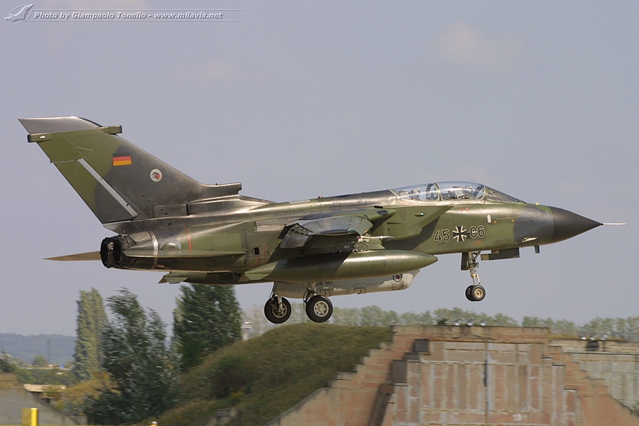 brno05_tornado_45+06.1.jpg