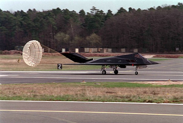 f-117_03.jpg