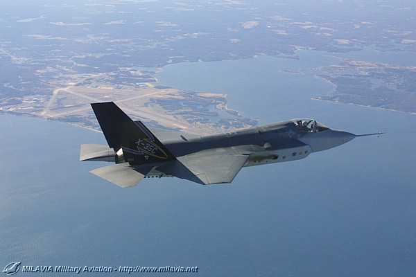 x-35c_07.jpg