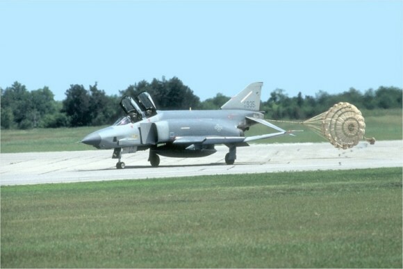 f-4_10.jpg