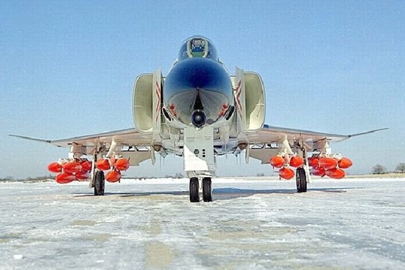 f-4_11.jpg