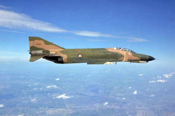 f-4_au00.jpg