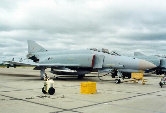 f-4_ge07.jpg