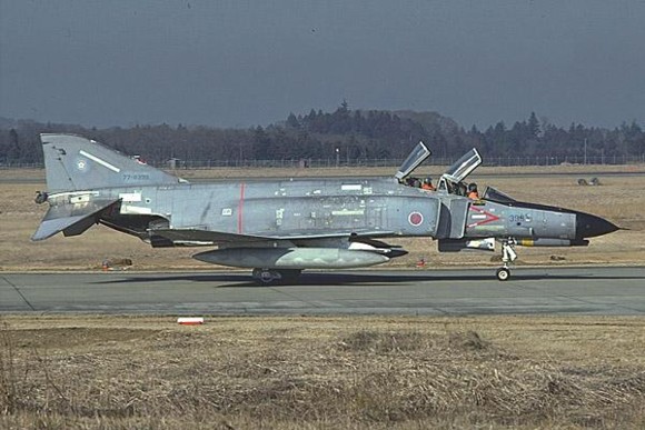 f-4_jp00.jpg