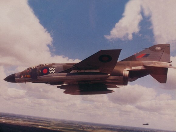 f-4_raf00.jpg