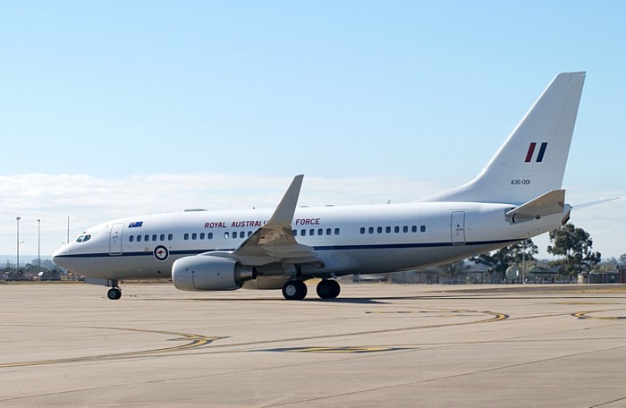 boeing737_raaf03.jpg