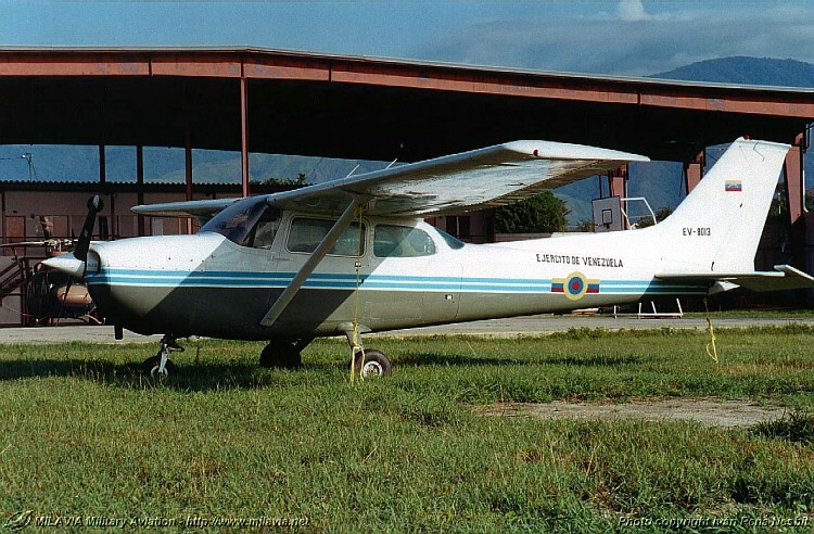 cessna_01.jpg