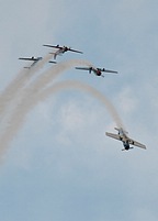 Yak-52 formation team