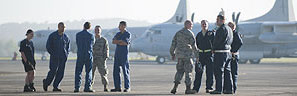 Crews having a chat with the USMC KC-130J joining the local P-3K Orions in the background