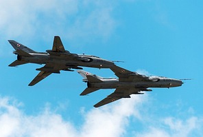 Su-22M4 3816 & 8309 21.BLT