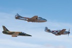 Vampire, L-39 and P-51D formation flight