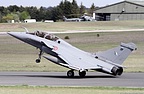 Rafale B landing