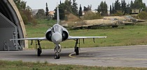 332 Mira Mirage 2000EGM 212 returning, in the background the F-102 Delta Dagger of the pre-Dassault era