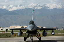 An F-16 Fighting Falcon of the 555th Expeditionary Fighter Squadron, deployed from Aviano Air Base, Italy, taxis on the runway on April 25, 2017, at Bagram Airfield, Afghanistan. (U.S. Air Force photo by Staff Sgt. Benjamin Gonsier)