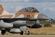 F-16B pilot weaving at the photographers